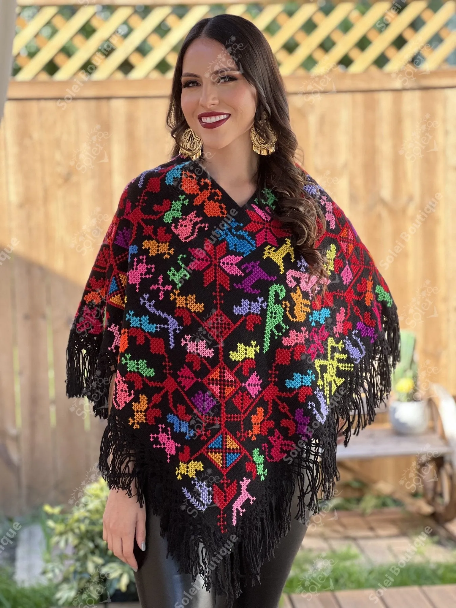 Maanita Esquinero Poncho