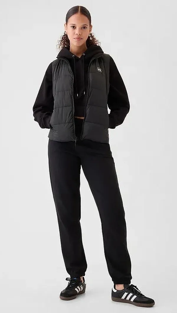 vest GAP V-Frch Logo LW Puffer - Black 1 - women´s