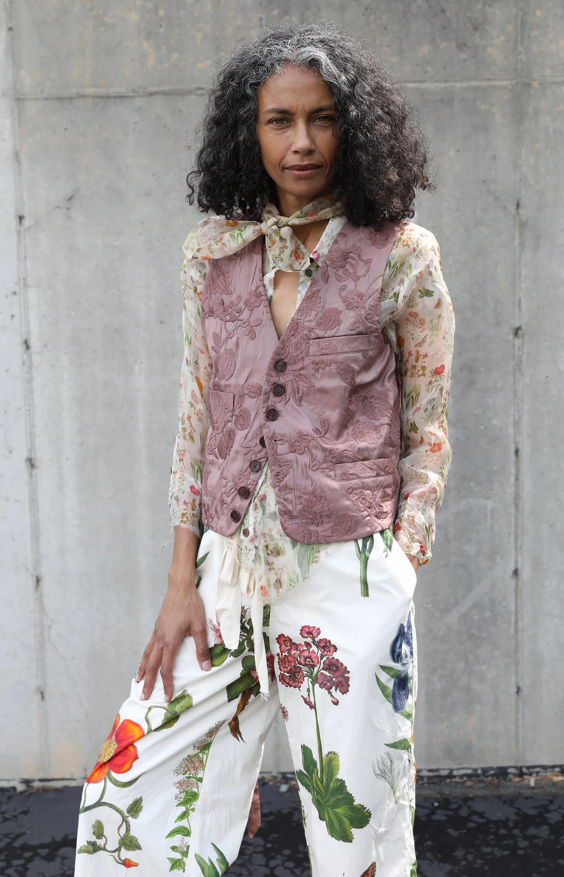 Vielles Fleurs Embroidered Waistcoat