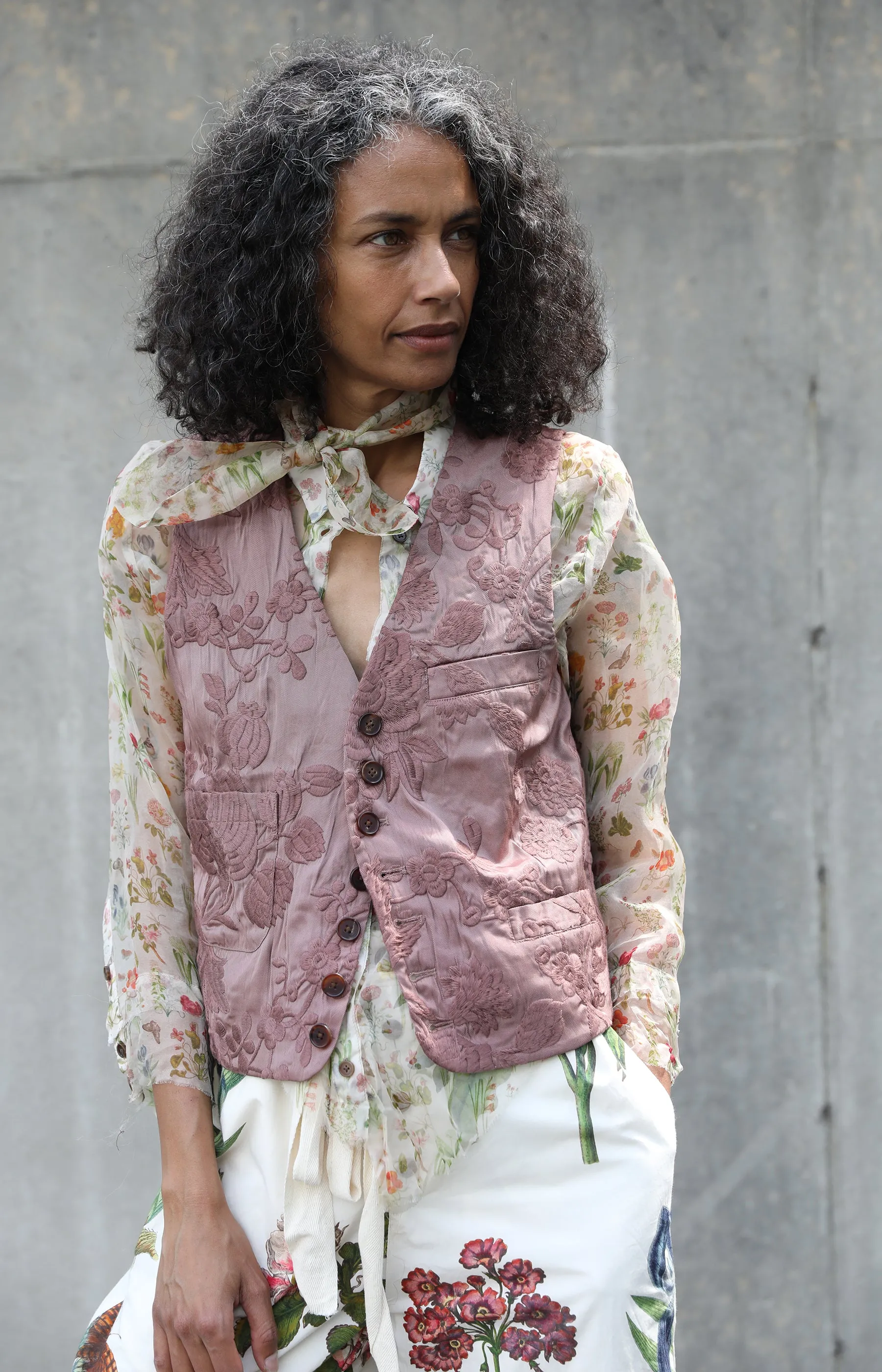 Vielles Fleurs Embroidered Waistcoat