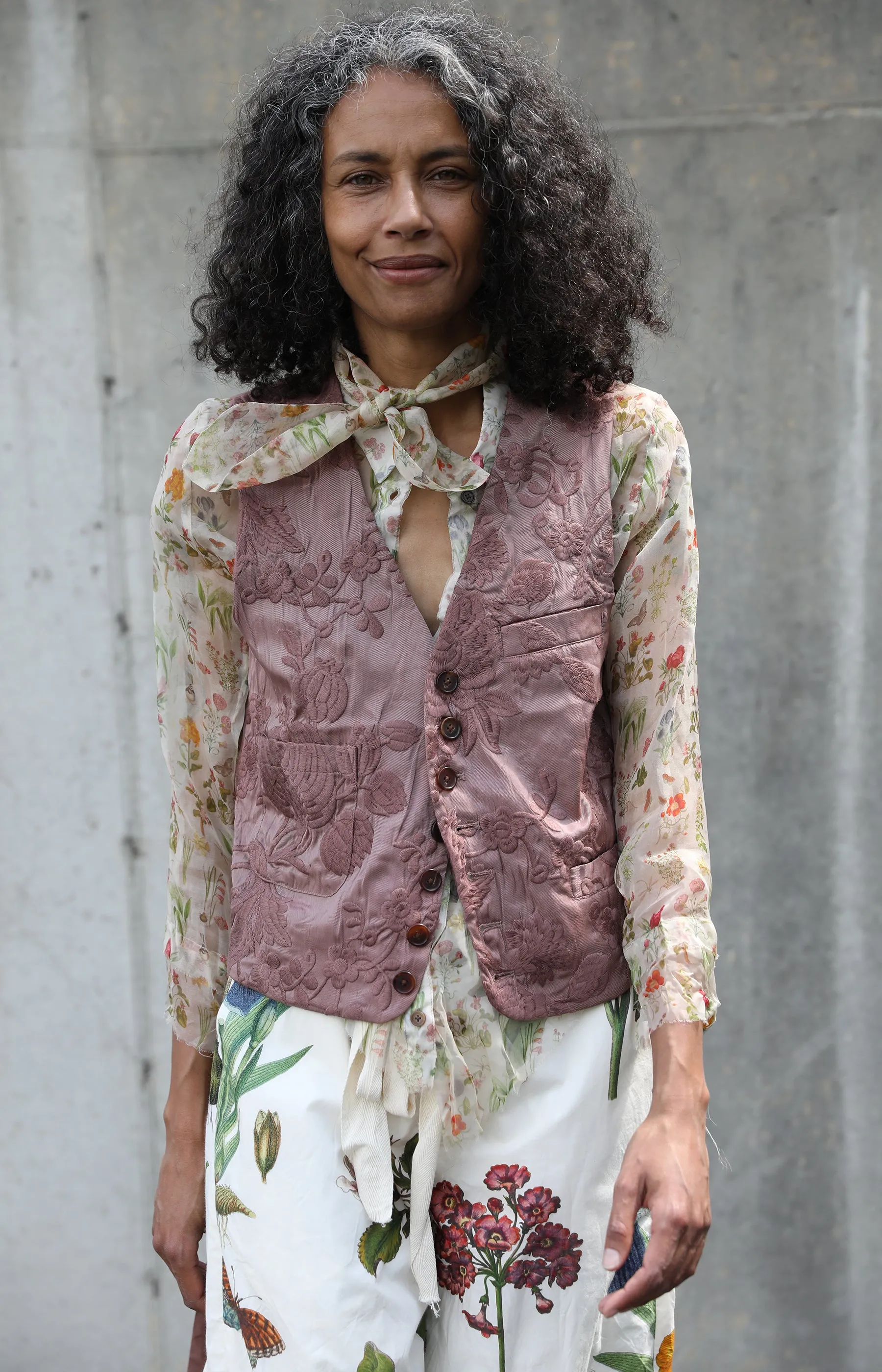 Vielles Fleurs Embroidered Waistcoat