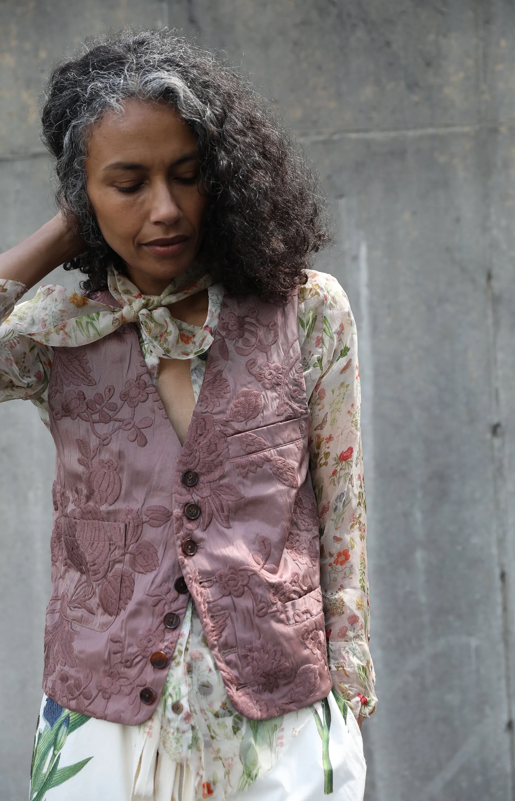 Vielles Fleurs Embroidered Waistcoat